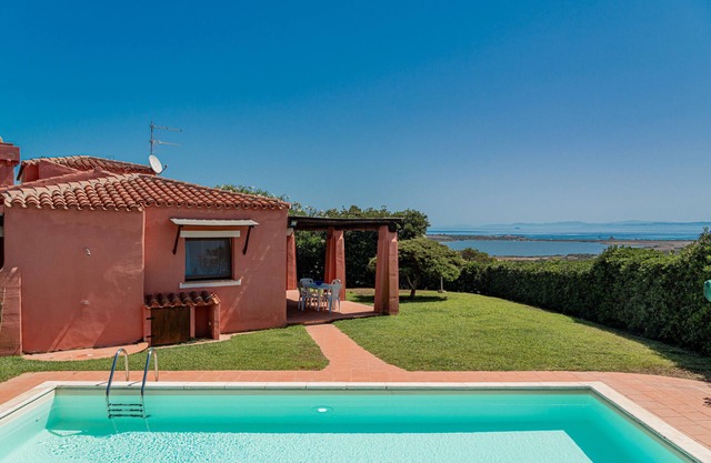 Villa 'Alba Piscina Vista Mare' mit Meerblick, Wi-Fi und Klimaanlage