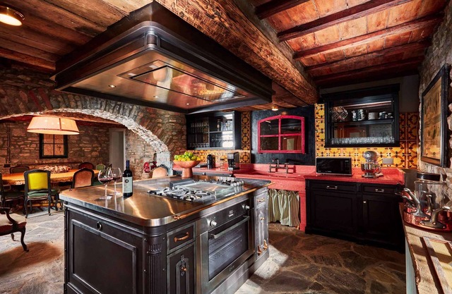 Chianti Villa with Heated Pool, Private Lake and Wine Cellar