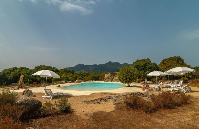 Villa 'Alcumissu' mit Bergblick, privatem Pool und WLAN