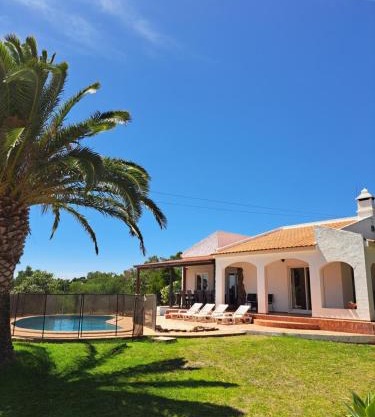 Villa Alegria - A Private, Cozy Retreat in Nature