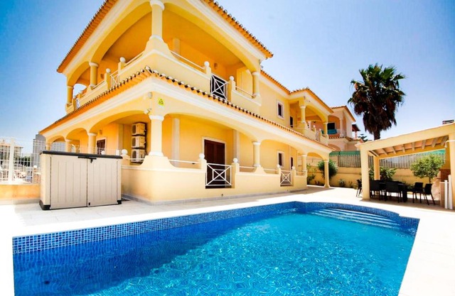Villa Alice - Free Wifi & Air co & Swimming pool - by bedzy