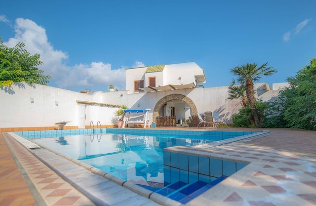 Villa Allegra, 200m from the beach, with private pool