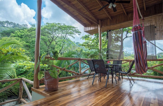 Villa ALMENDRO von Villas Solar, zu Fuß zum Strand, besten Surf, Markt und Restaurants