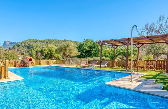 Villa Alqueria Blanca mit Bergblick, WLAN, Pool, Garten und Terrassen