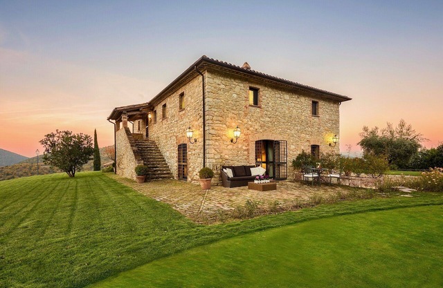 VILLA AMABILE - Neun Schlafzimmer Villa, Schläft 18