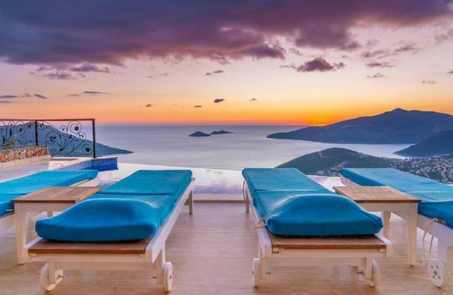 Villa Ambar with infinity pool and great view