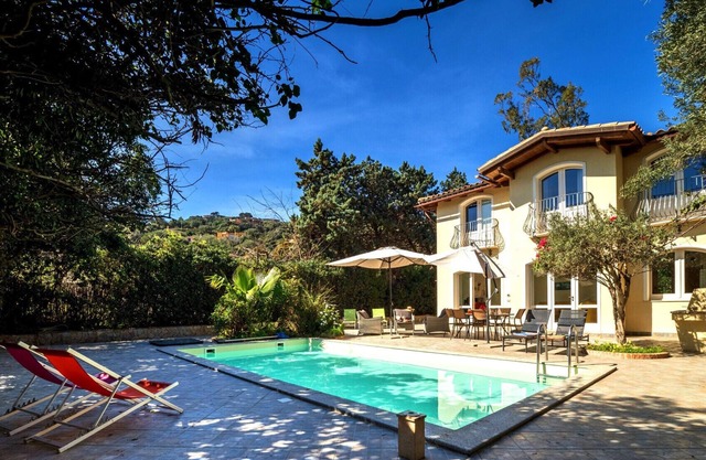 Gorgeous detached villa with saltwater pool, 300 m away from sandy beach.