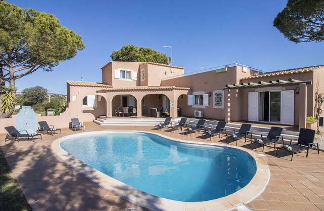Villa Anita | 5 Bedrooms | Private | Vilamoura