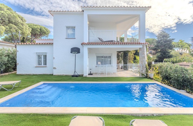 Villa 'Anna' mit Meerblick, Wi-Fi und Klimaanlage