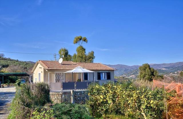 Villa Anna mit privatem Pool befindet sich im Erdgeschoss 2 Schlafzimmer für 6