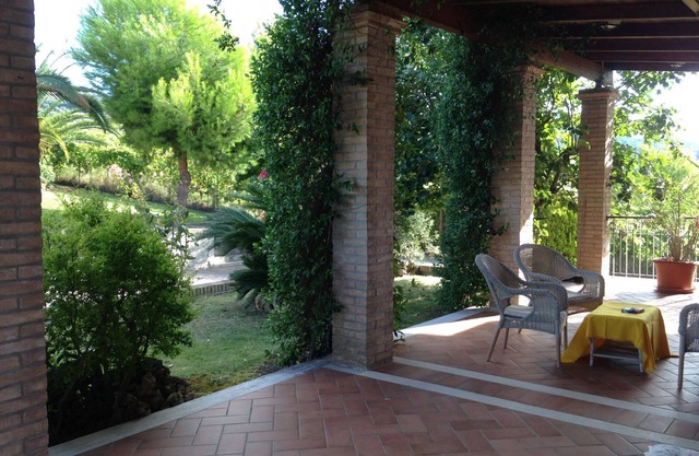 Privatsphäre, Kühle und Entspannung in einer herrlichen Villa, nur wenige Minuten vom Strand von San Benedetto del Tr entfernt