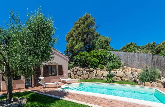 Villa Ara unit B - villa sleeps 4+1 with pool 300 meters from the beach