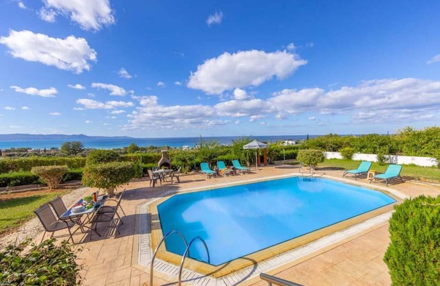 Villa Argaka Vista - Drei Schlafzimmer Villa, Schläft 6