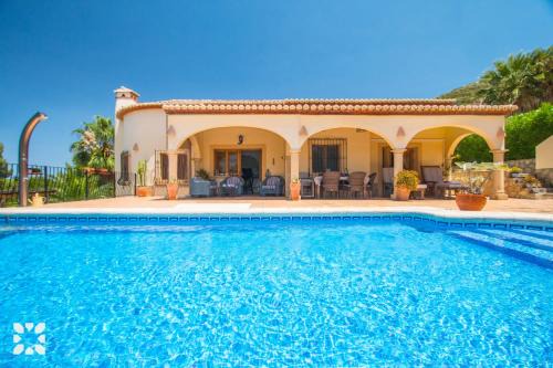 Villa Ariane by Abahana Villas
