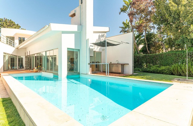 Villa Aroeira II - Modern villa for 10 persons with heated pool in a golf resort
