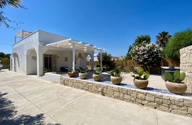 Villa Aroi nur einen Steinwurf vom Meer!