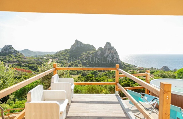 Villa Assenzia: Meerblick und jacuzzi
