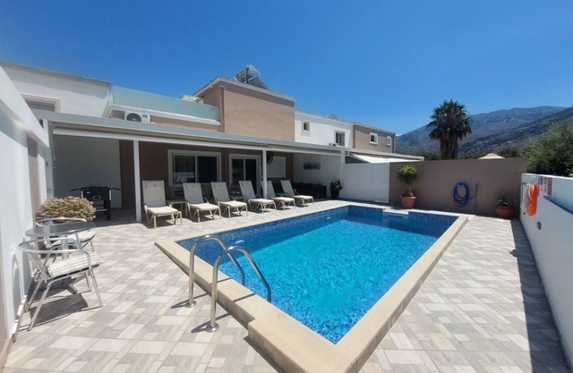 Villa Astra zu Fuß zum Strand und zum Zentrum von Georgioupolis