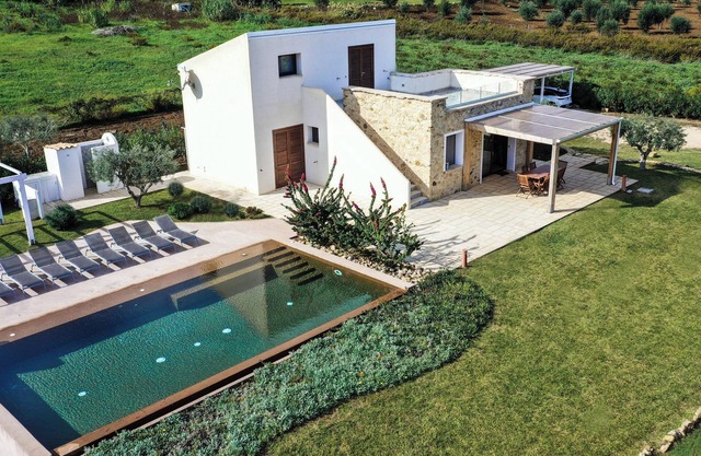 Villa Aura Scopello with Infinity Pool up to 8 People, Garden, Wi-Fi, Parking.