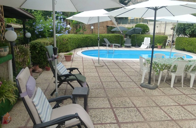 Villa Aurora - Apartment in villa with pool
