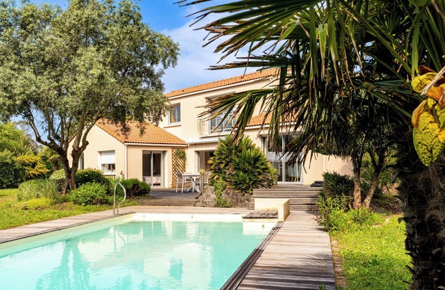 Villa 'Avec Piscine - Plage 400 M' mit privatem Pool, privater Terrasse und WLAN