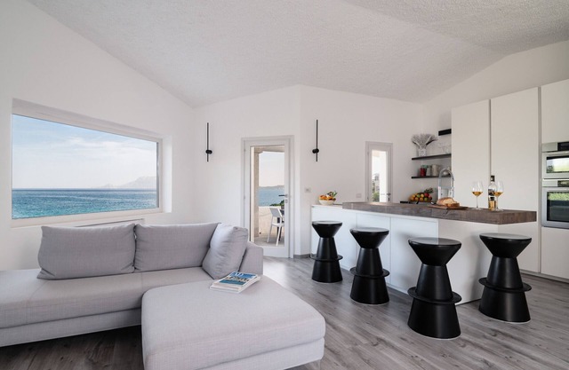 Villa Azul von Klodge – moderne Waterfront mit Hydromassage-Pool