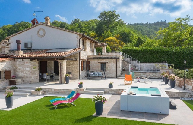 Villa Azzurra 5 - Zwei Schlafzimmer Villa, Schläft 5