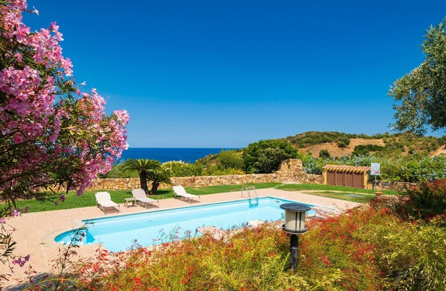 Villa 'Azzurra' mit Meerblick, WLAN und Klimaanlage