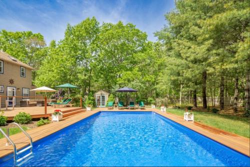 Villa Baloch- w/Sparkling heated pool