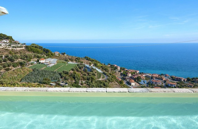 Villa Bella Costarainera: zur exklusiven Nutzung, mit privatem Pool, 3 Schlafzimmer, Meerblick