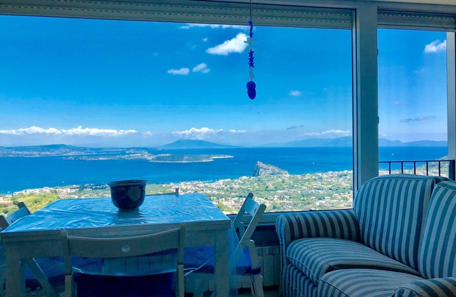 Villa 'Bianca -Un Angolo Di Paradiso' mit Meerblick, Wi-Fi und Klimaanlage