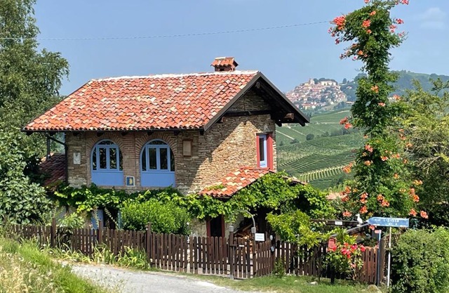 Villa Biancospino - luxury and private villa in Langhe