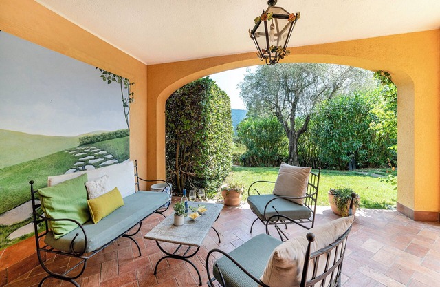 Villa Birdie – ein charmantes Paradies zwischen Green, Strand und Olivenhainen