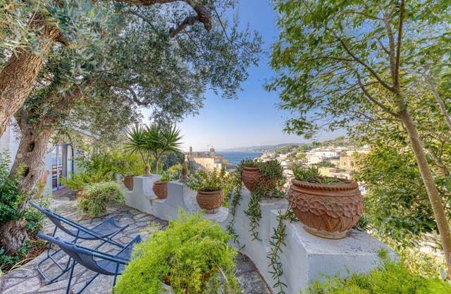 Villa 'Blu La Cambusa' mit Gemeinschaftspool, WLAN und Klimaanlage