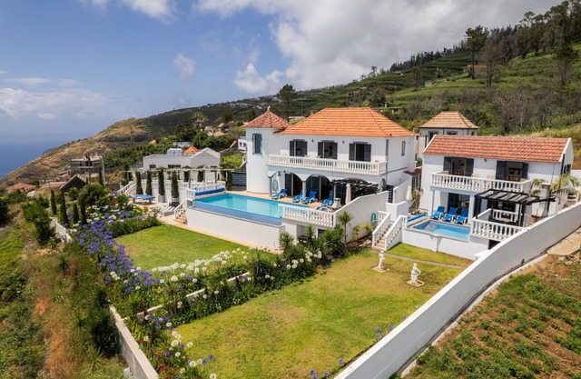 Blue Sea Tower plus Guest Villa, Luxury Villa, Private Heated Pool. Ocean view