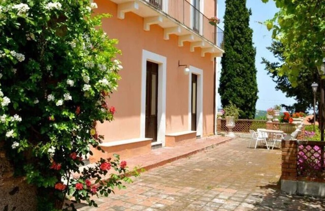 Villa Bonaccorso - The Mansion An oasis of tranquility surrounded by nature at the foot