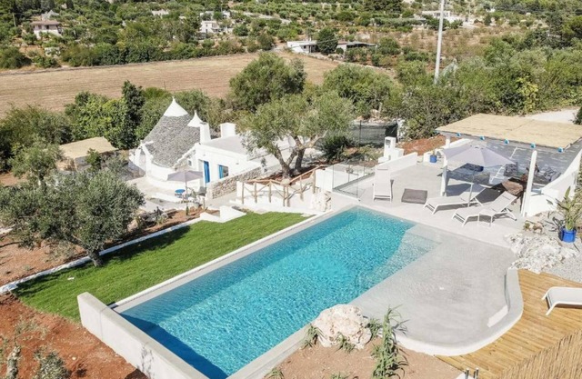 Villa 'Borgo Trulli 1817' mit privatem Pool, WLAN und Klimaanlage