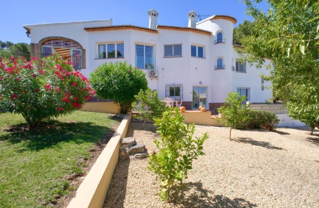Villa Bramble by Interhome