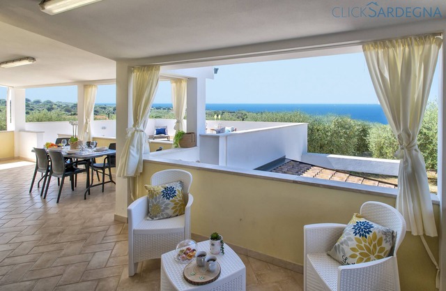 Villa Brionis sea view for 12 persons. 7 bedrooms, 5 bathrooms and 3 kitchens