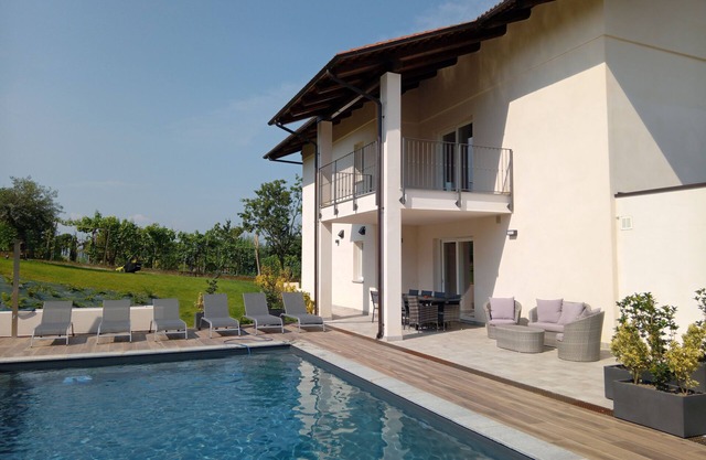 Villa Burlotto is a holiday home with a private pool, in Piedmont near La Morra