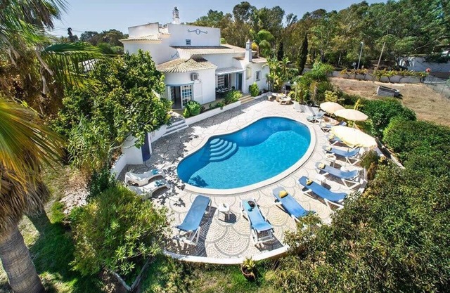 Hervorragende Lage. Große Villa in der Nähe von Gale Strand / Pingpong / zu Fuß zu Restaurants / Strand