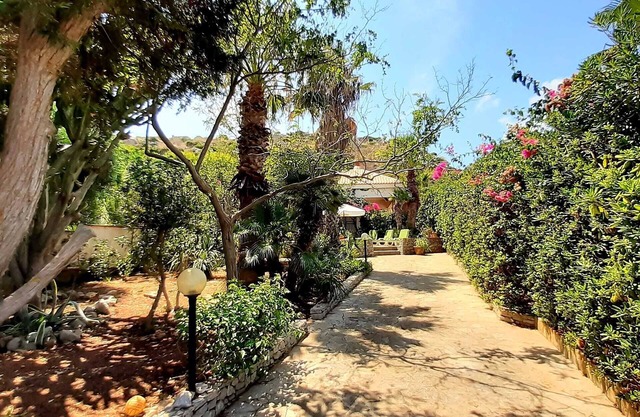 Villa Calamancina99 San Vito Lo Capo ideal for free climbing activities.