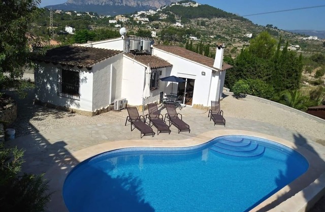CALPE Villa mit privatem Pool, Garten, in einer sehr ruhigen Gegend