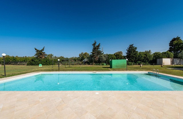 Villa 'Camera 3' with Shared Pool, Wi-Fi and Air Conditioning