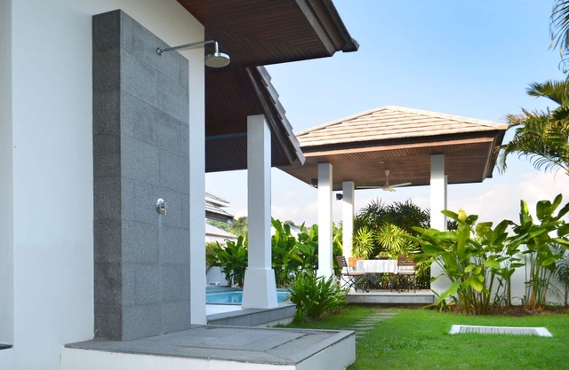 Villa Cannes ist eine schöne 2-BR Villa in Strandnähe mit privatem Pool.