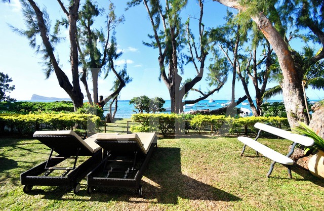 Villa Cap Malheureux at the water's edge 500 meters from the chapel