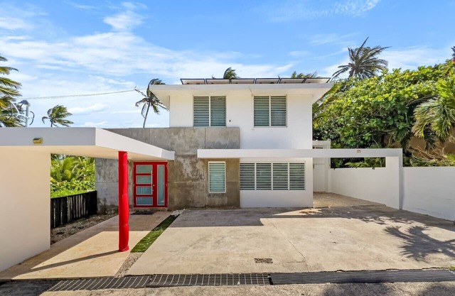 Villa Capitan | Spacious House W/ Pool & Beach