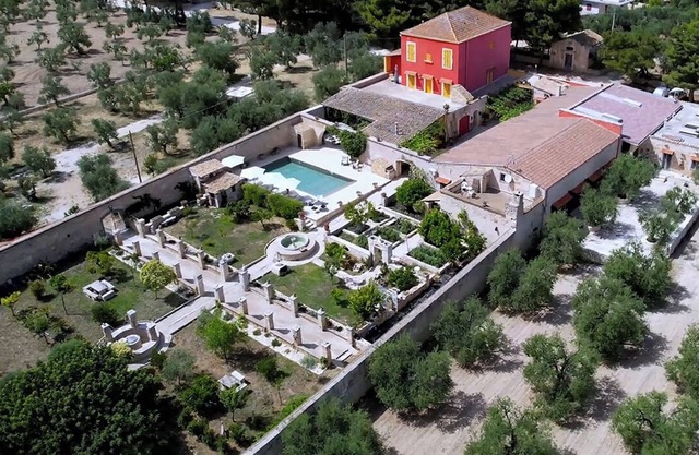 Fantastische Villa mit 10 Schlafzimmern und Pool auf dem historischen Appian Way