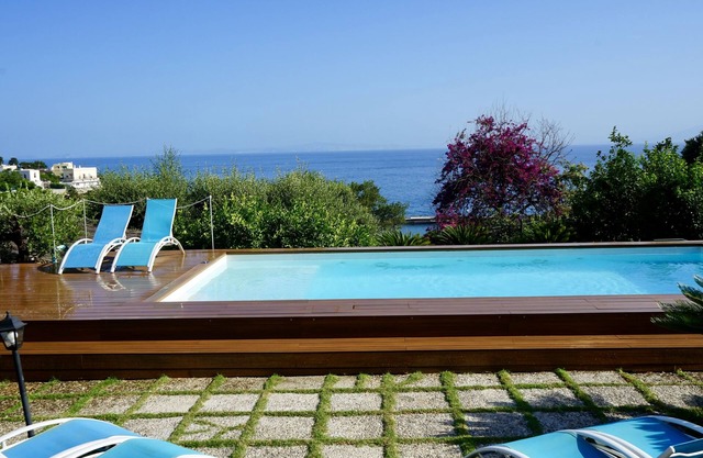 Villa Capri Panorama-Pool und Garten