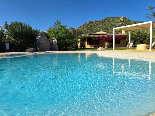 Villa Carlebia near the beaches and with swimming pool for exclusive use
